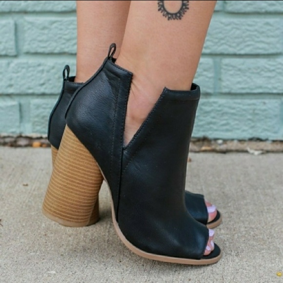 💕 1 LEFT(size 10) Black Peep Toe Booties - Picture 2 of 4